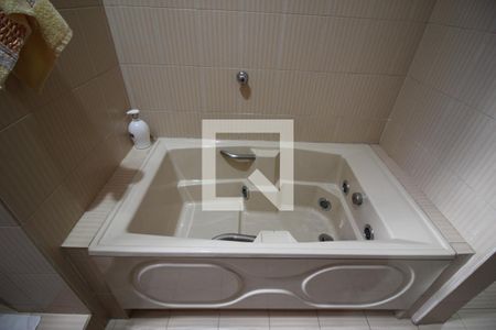 Casa à venda com 342m², 5 quartos e 4 vagasBanheira