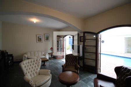 Casa à venda com 342m², 5 quartos e 4 vagasSala