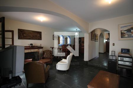 Casa à venda com 342m², 5 quartos e 4 vagasSala