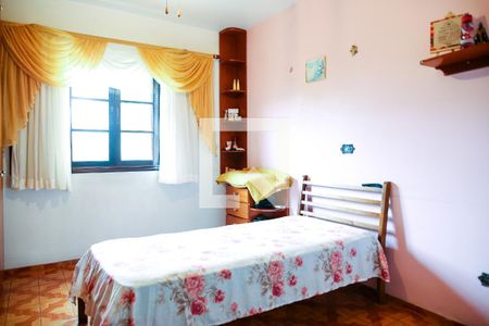 Casa à venda com 318m², 6 quartos e 4 vagas Casa à venda com 318m², 6 quartos e 4 vagasQuarto 2