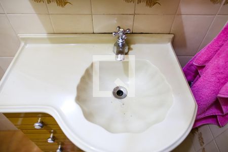 Casa à venda com 318m², 6 quartos e 4 vagas Casa à venda com 318m², 6 quartos e 4 vagasBanheiro Social 1