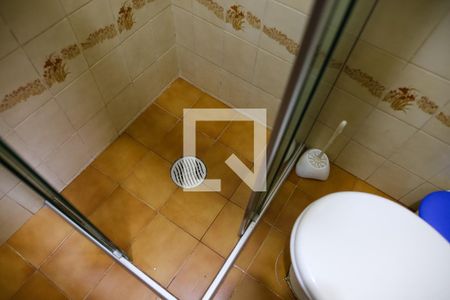 Casa à venda com 318m², 6 quartos e 4 vagas Casa à venda com 318m², 6 quartos e 4 vagasBanheiro Social 1