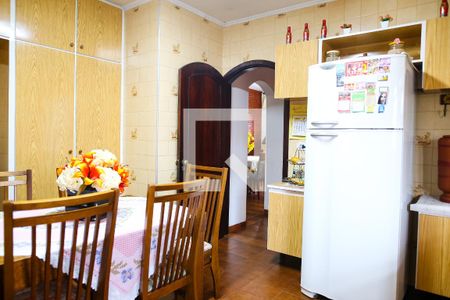 Casa à venda com 318m², 6 quartos e 4 vagas Casa à venda com 318m², 6 quartos e 4 vagasCozinha