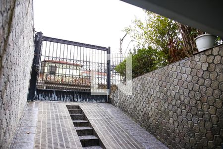 Casa à venda com 318m², 6 quartos e 4 vagas Casa à venda com 318m², 6 quartos e 4 vagasGaragem