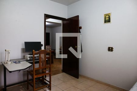 Casa à venda com 318m², 6 quartos e 4 vagas Casa à venda com 318m², 6 quartos e 4 vagasQuarto 4