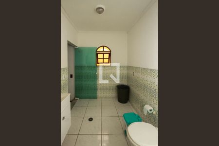 Casa à venda com 300m², 5 quartos e 2 vagas Casa à venda com 300m², 5 quartos e 2 vagasBanheiro da Suite