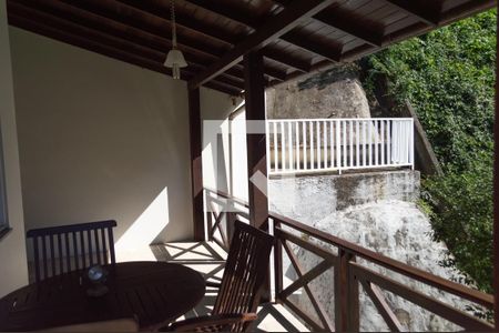 Casa à venda com 370m², 4 quartos e 2 vagas