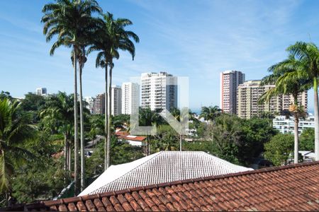 Casa à venda com 370m², 4 quartos e 2 vagas