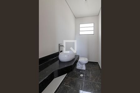 Casa à venda com 232m², 3 quartos e 3 vagas Casa à venda com 232m², 3 quartos e 3 vagasLavabo