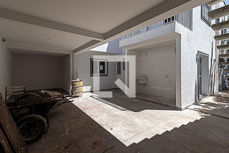 Casa à venda com 232m², 3 quartos e 3 vagas Casa à venda com 232m², 3 quartos e 3 vagasÁrea comum - Garagem e Área de Serviço