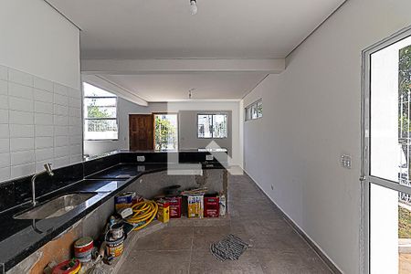 Casa à venda com 232m², 3 quartos e 3 vagas Casa à venda com 232m², 3 quartos e 3 vagasSala e Cozinha