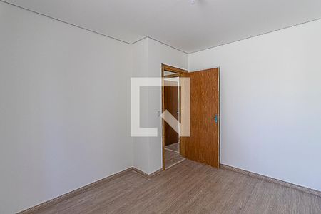 Casa à venda com 232m², 3 quartos e 3 vagas Casa à venda com 232m², 3 quartos e 3 vagasQuarto 2