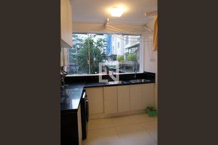 Apartamento à venda com 200m², 4 quartos e 2 vagasÁrea serviço 