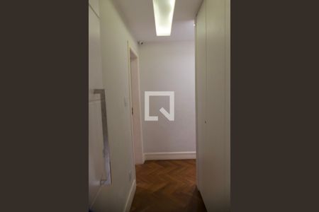 Apartamento à venda com 200m², 4 quartos e 2 vagasCorredor 