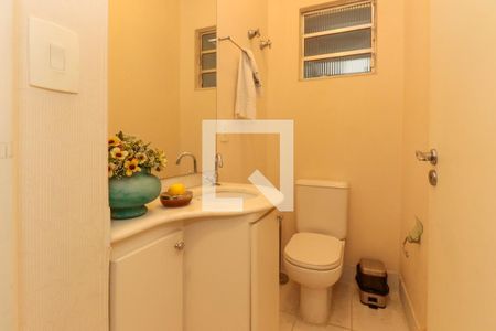 Apartamento à venda com 130m², 3 quartos e 1 vaga Apartamento à venda com 130m², 3 quartos e 1 vagaLavabo