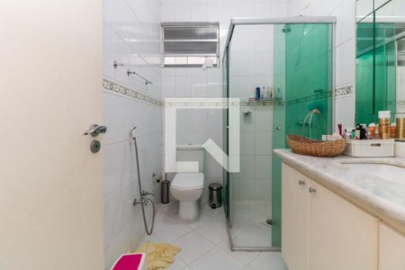 Apartamento à venda com 130m², 3 quartos e 1 vaga Apartamento à venda com 130m², 3 quartos e 1 vagaBanheiro