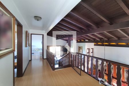 Casa à venda com 350m², 4 quartos e 2 vagasHall Quartos