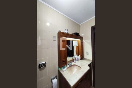 Casa à venda com 350m², 4 quartos e 2 vagasBanheiro 4