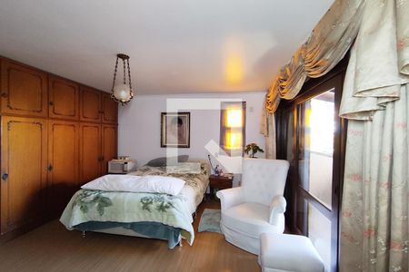 Casa à venda com 350m², 4 quartos e 2 vagasQuarto 4 - Suíte