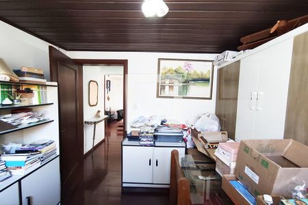 Casa à venda com 350m², 4 quartos e 2 vagasEscritório