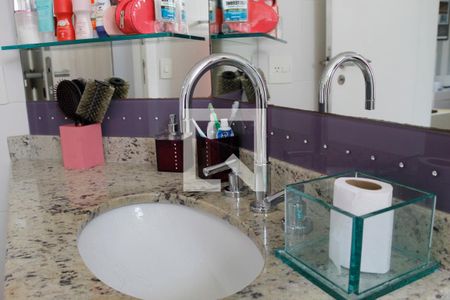 Apartamento à venda com 114m², 3 quartos e 2 vagas Apartamento à venda com 114m², 3 quartos e 2 vagasBanheiro da Suíte 1