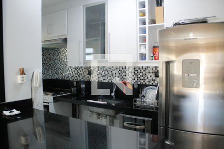 Apartamento à venda com 114m², 3 quartos e 2 vagas Apartamento à venda com 114m², 3 quartos e 2 vagasCozinha