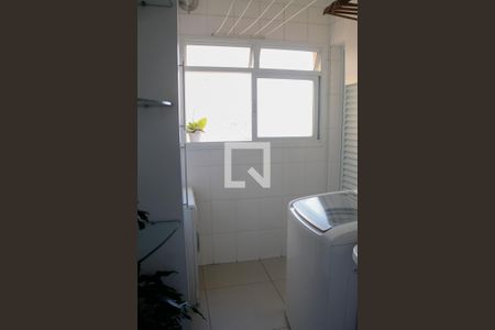 Apartamento à venda com 114m², 3 quartos e 2 vagas Apartamento à venda com 114m², 3 quartos e 2 vagasÁrea de Serviço