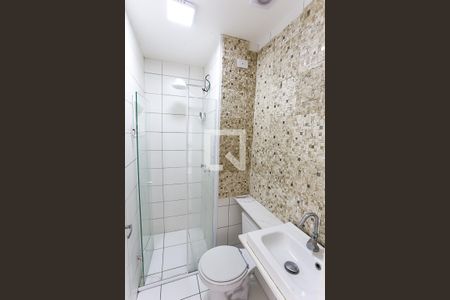 Banheiro de kitnet/studio para alugar com 1 quarto, 32m² em Parque Reboucas, São Paulo