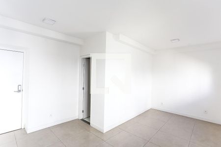 Sala / Quarto de kitnet/studio para alugar com 1 quarto, 32m² em Parque Reboucas, São Paulo