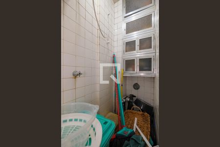 Apartamento à venda com 95m², 3 quartos e sem vaga Apartamento à venda com 95m², 3 quartos e sem vagaBanheiro de serviço