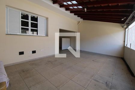 Casa à venda com 258m², 2 quartos e 3 vagasGaragem
