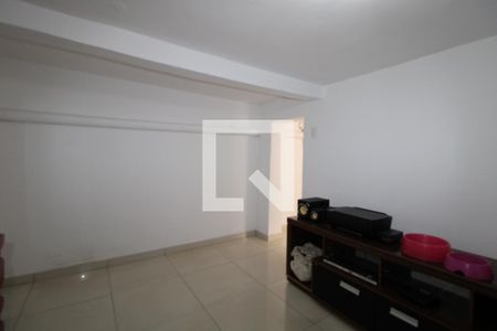 Casa à venda com 258m², 2 quartos e 3 vagasPorão - Sala 4