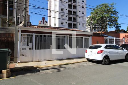 Casa à venda com 258m², 2 quartos e 3 vagasFachada