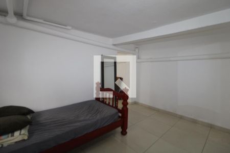 Casa à venda com 258m², 2 quartos e 3 vagasPorão - Sala 4