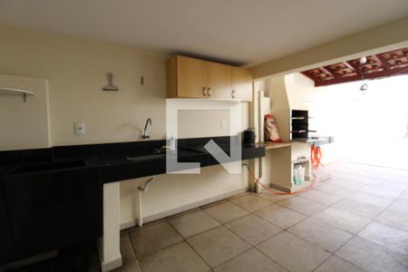 Casa à venda com 258m², 2 quartos e 3 vagasQuintal