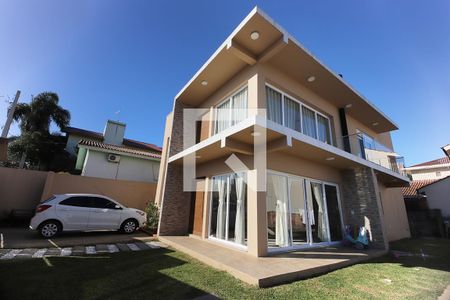 Casa à venda com 210m², 3 quartos e 2 vagasFachada