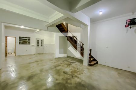Casa à venda com 110m², 2 quartos e 3 vagas Casa à venda com 110m², 2 quartos e 3 vagasGaragem
