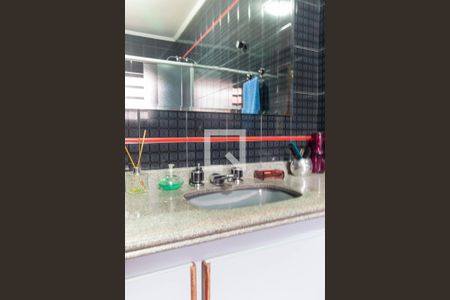 Casa à venda com 180m², 3 quartos e 4 vagasBanheiro da Suíte 1