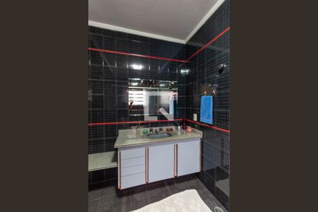 Casa à venda com 180m², 3 quartos e 4 vagasBanheiro da Suíte 1