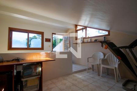 Casa de condomínio à venda com 284m², 5 quartos e 4 vagas Casa de condomínio à venda com 284m², 5 quartos e 4 vagassótão