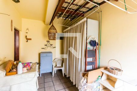 Casa à venda com 153m², 3 quartos e 2 vagas Casa à venda com 153m², 3 quartos e 2 vagasÁrea de Serviço