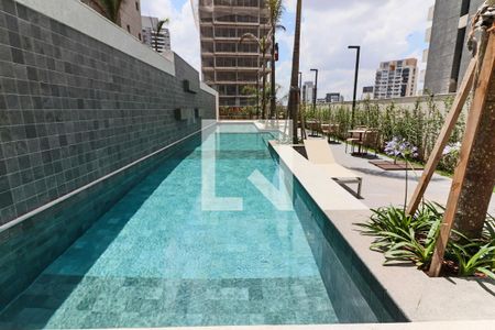 Apartamento à venda com 157m², 4 quartos e 2 vagas Apartamento à venda com 157m², 4 quartos e 2 vagasÁrea comum - Piscina