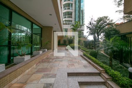 Apartamento à venda com 200m², 4 quartos e 5 vagas Apartamento à venda com 200m², 4 quartos e 5 vagasEntrada