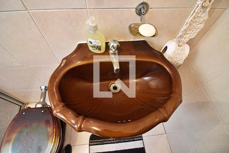 Casa à venda com 226m², 4 quartos e 4 vagasBanheiro Social 1