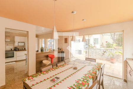 Casa à venda com 306m², 3 quartos e 2 vagas