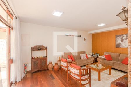 Casa à venda com 306m², 3 quartos e 2 vagas
