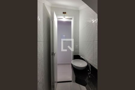Lavabo de casa de condomínio para alugar com 2 quartos, 66m² em Vila Monumento, São Paulo