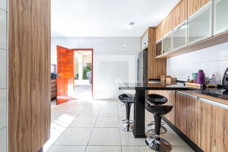 Casa à venda com 305m², 3 quartos e 6 vagas Casa à venda com 305m², 3 quartos e 6 vagasCozinha