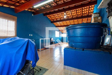 Casa à venda com 305m², 3 quartos e 6 vagas Casa à venda com 305m², 3 quartos e 6 vagasSótão