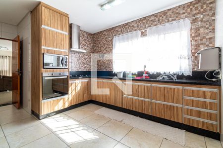 Casa à venda com 305m², 3 quartos e 6 vagas Casa à venda com 305m², 3 quartos e 6 vagasCozinha